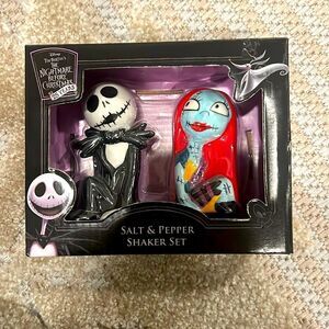 Disney Tim Burton’s The Nightmare Before Christmas Salt & Pepper Shaker set NWT